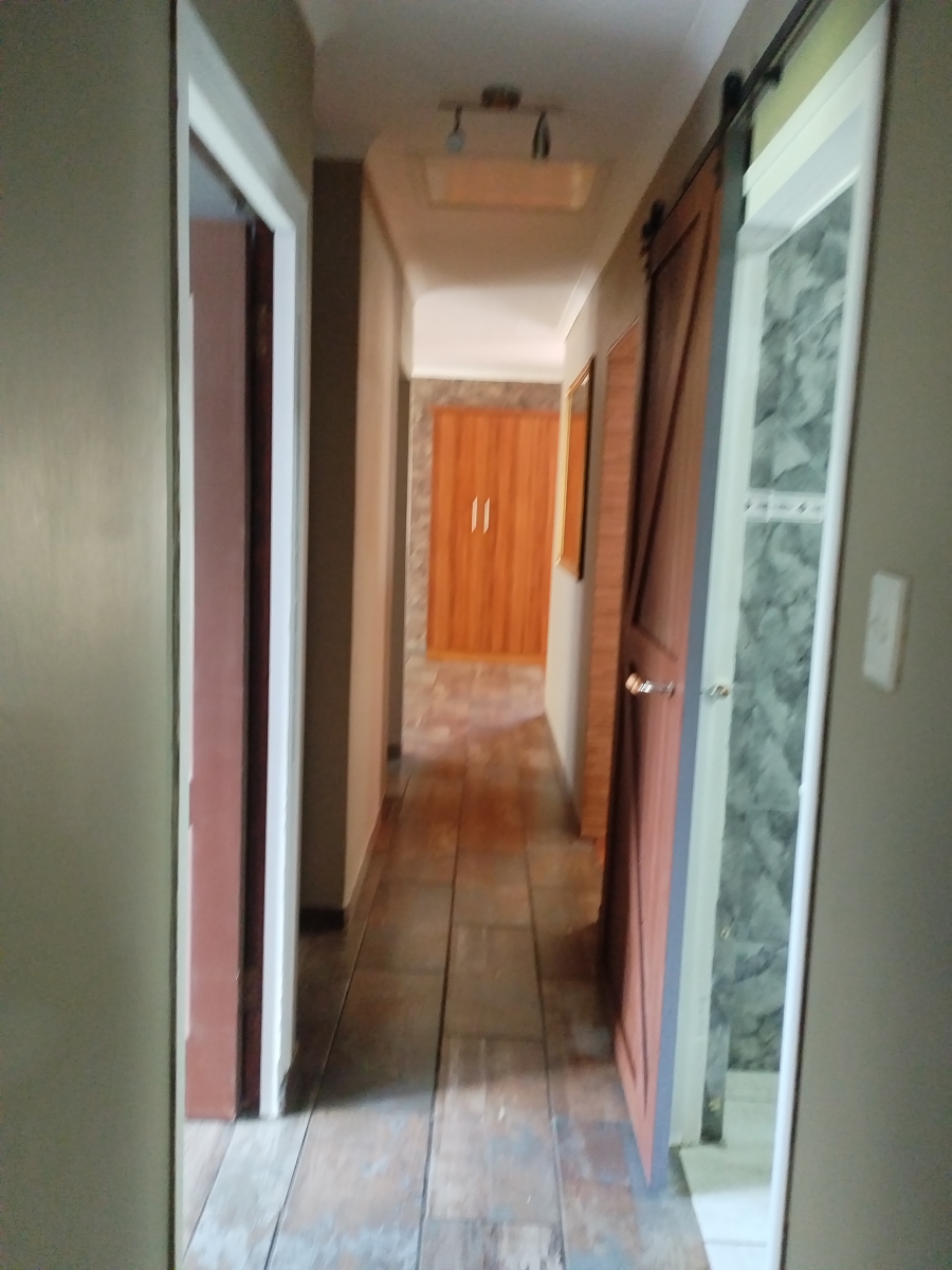 3 Bedroom Property for Sale in Heiderand Western Cape